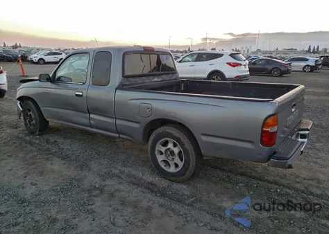 1996 Toyota Tacoma Xtracab z USA, uszkodzony, nr VIN 4TAVL52N3TZ095832